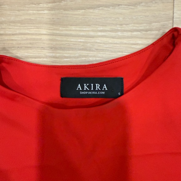 AKIRA Bold Red Top - Picture 2 of 3